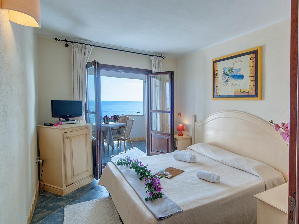Hotel Ristorante La Conchiglia Cala Gonone Esterno foto